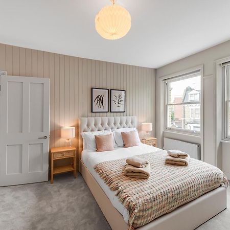 Luxury 3 Bed Apartment With Balcony In Kensington Olympia Лондон Экстерьер фото