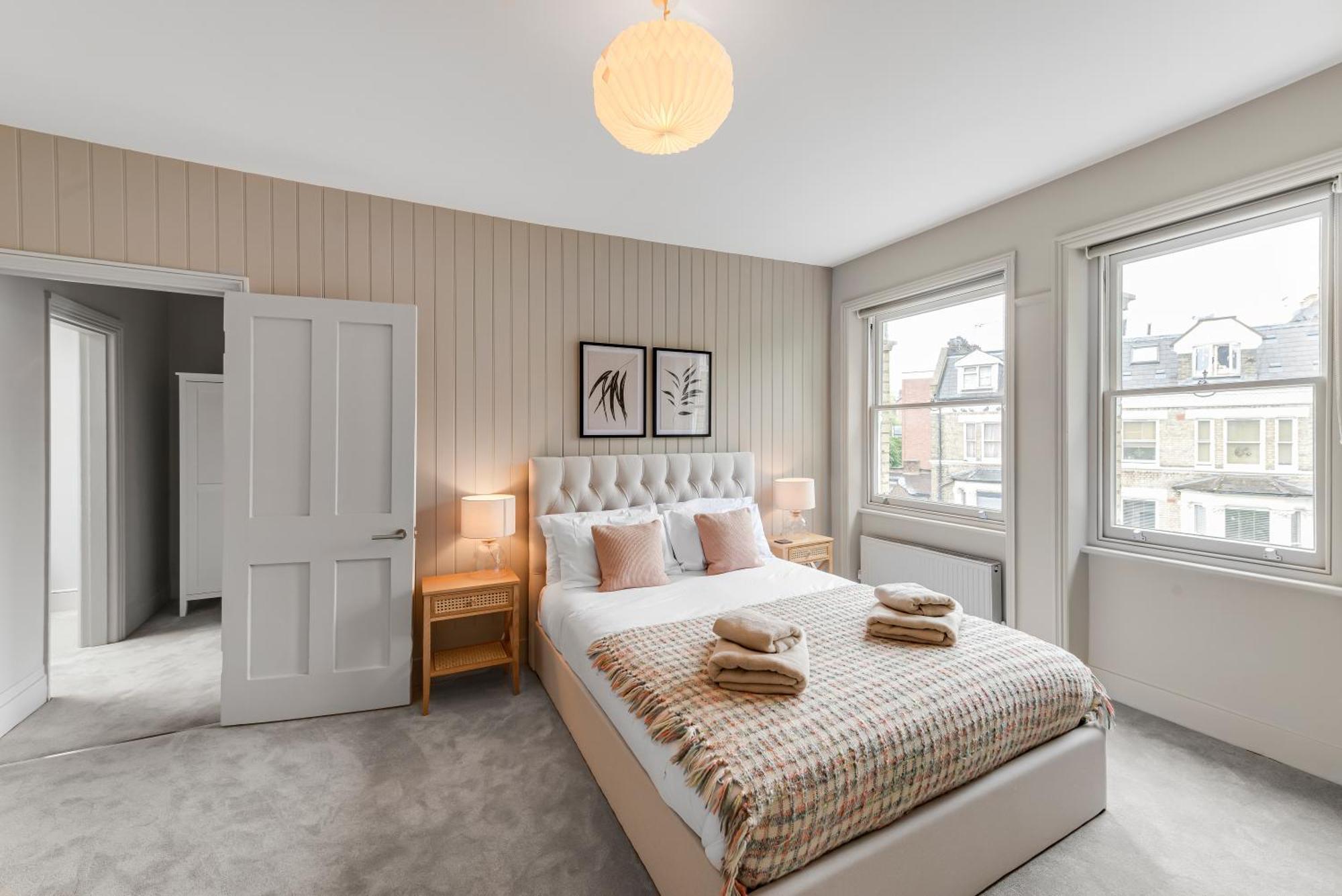 Luxury 3 Bed Apartment With Balcony In Kensington Olympia Лондон Экстерьер фото