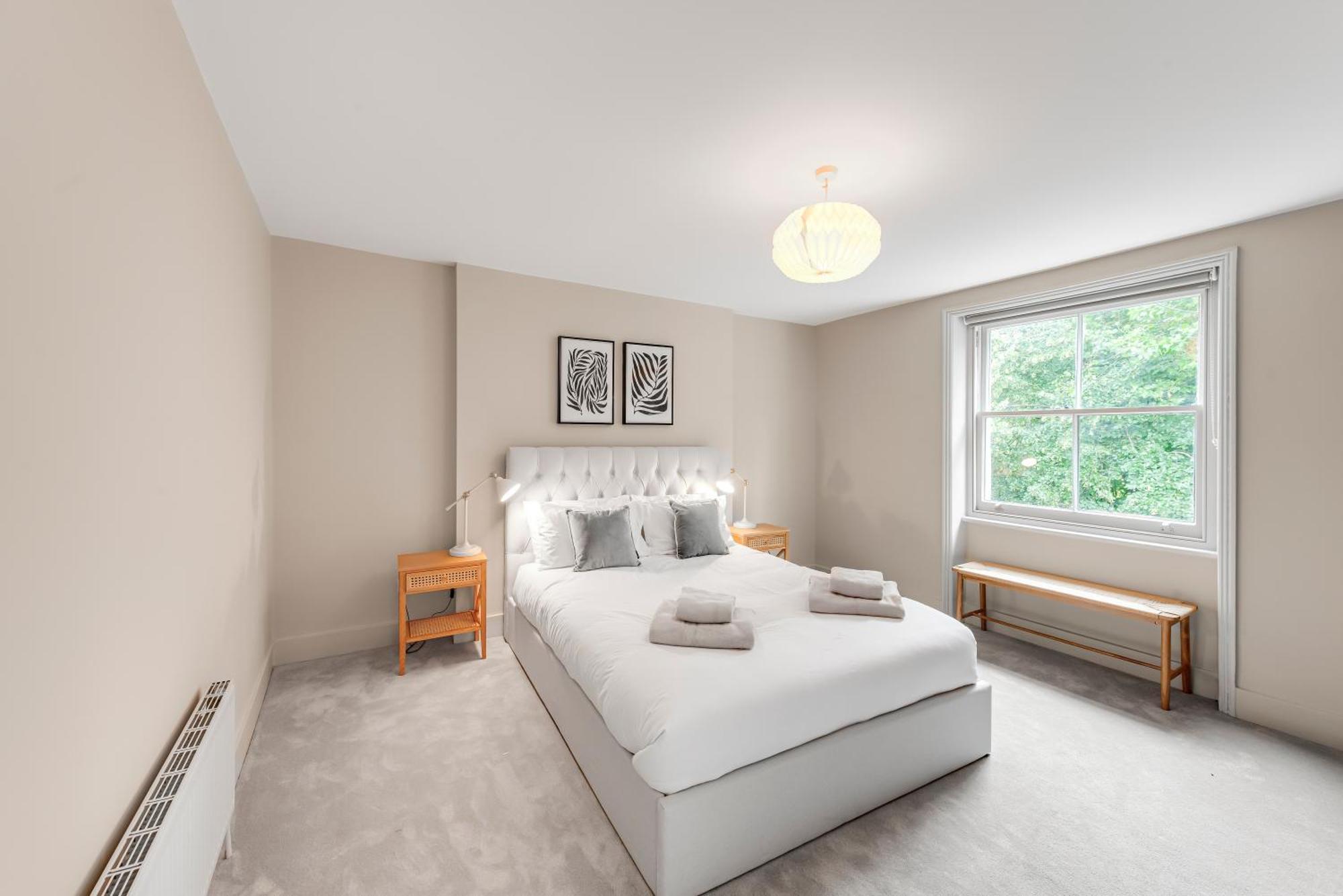 Luxury 3 Bed Apartment With Balcony In Kensington Olympia Лондон Экстерьер фото