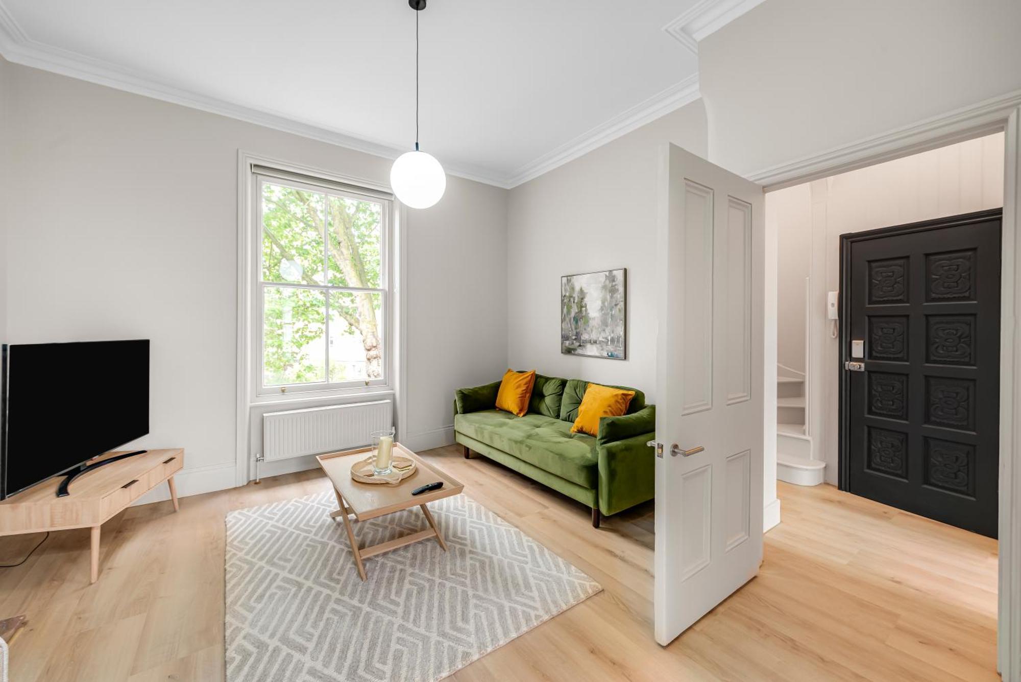 Luxury 3 Bed Apartment With Balcony In Kensington Olympia Лондон Экстерьер фото
