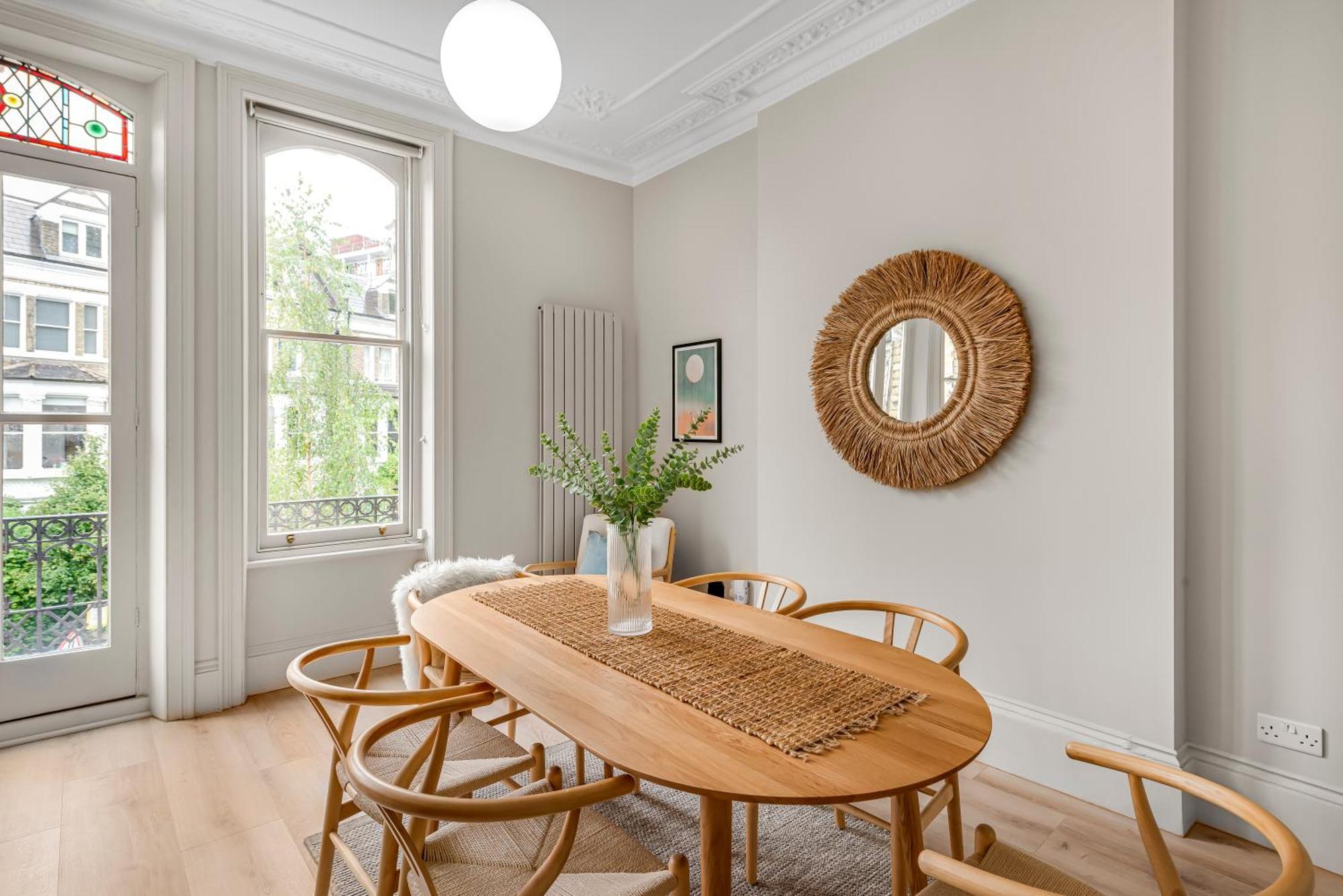 Luxury 3 Bed Apartment With Balcony In Kensington Olympia Лондон Экстерьер фото